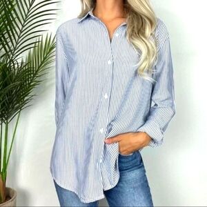 Like new - Tahari Long Sleeve Striped Blue & White Button Up Shirt, size L